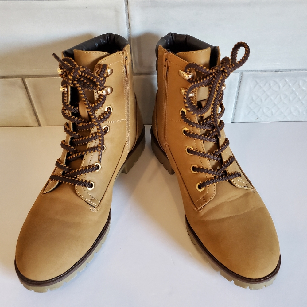 NWT Le Chateau 7 Indie Sleeze High Street Gorpcore Vegan Lace Up Combat Boots - Picture 6 of 12